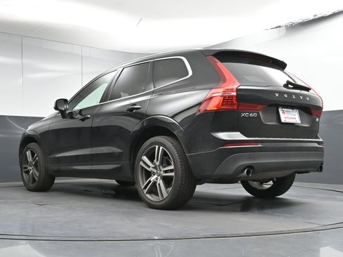 Used 2021 Volvo XC60 T5 Momentum w/ Premium Package image 27