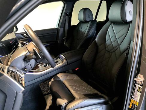 Used 2024 BMW X5 xDrive50e w/ M Sport Package image 8
