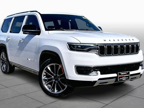 Used 2023 Jeep Wagoneer Series III w/ Premium Group I image 2