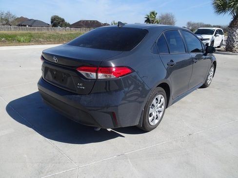 Used 2026 Toyota Corolla LE image 4