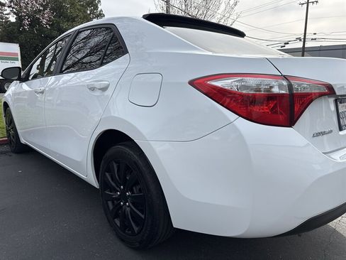 Used 2016 Toyota Corolla LE image 10