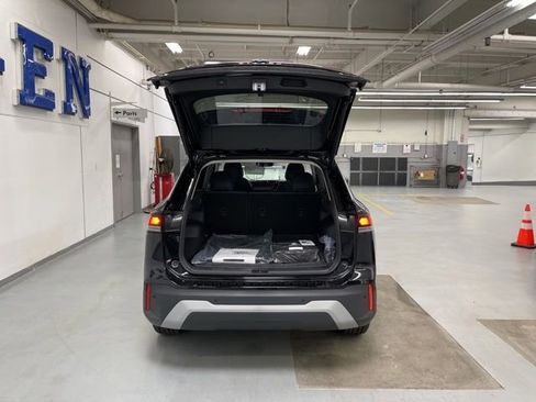 New 2026 Volkswagen Tiguan SE image 9