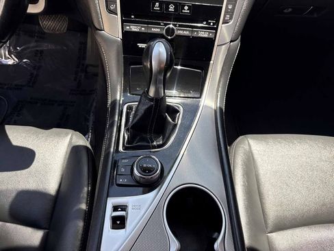 Used 2017 INFINITI Q50 2.0t w/ Moonroof Package RWD image 26