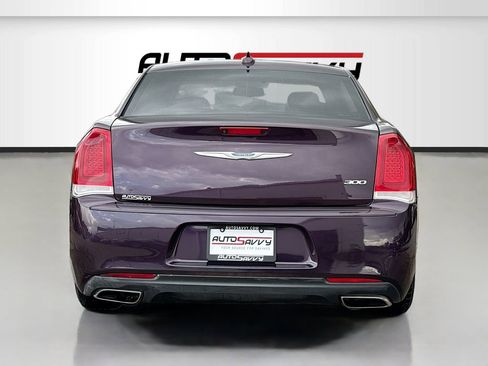 Used 2021 Chrysler 300 Touring w/ Driver Convenience Group image 6