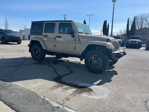 Certified 2016 Jeep Wrangler Unlimited Sahara image 12