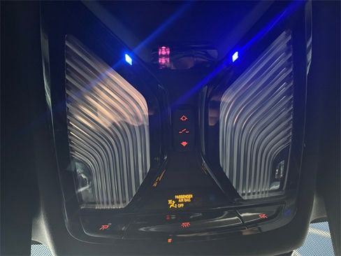 Used 2021 BMW 540i w/ M Sport Package image 29