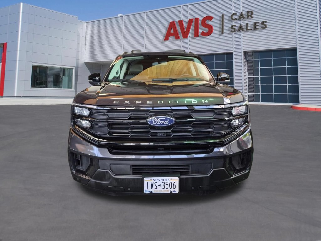 Used 2025 Ford Expedition Active AWD/4WD image 2
