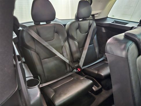 Used 2019 Volvo XC90 T6 Momentum w/ Protection Package image 13