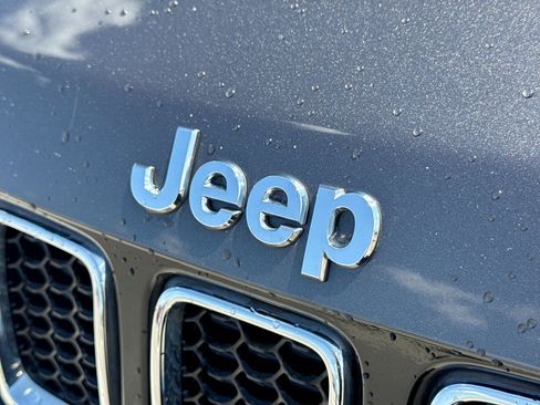 Used 2019 Jeep Compass Limited AWD/4WD image 14