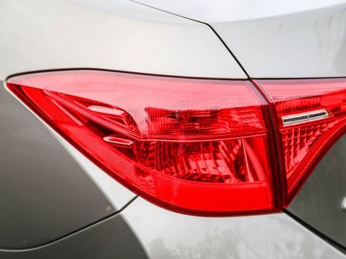 Used 2017 Toyota Corolla L image 10