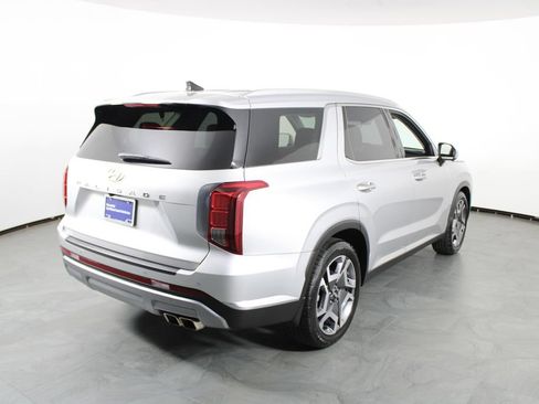 Used 2023 Hyundai Palisade Limited FWD image 4