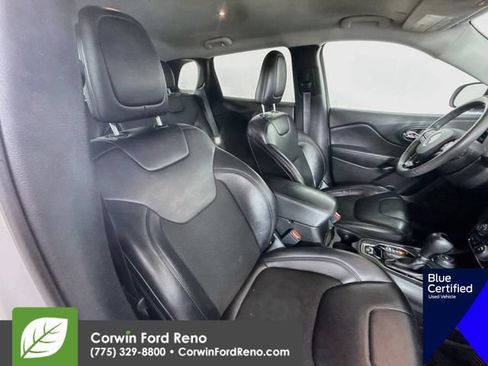 Used 2020 Jeep Cherokee Latitude Plus AWD/4WD image 28