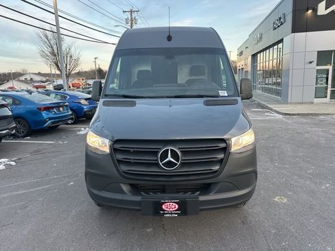 Used 2019 Mercedes-Benz Sprinter 144 image 3