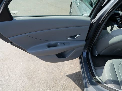 Used 2023 Hyundai Elantra SEL w/ Convenience Package FWD image 16