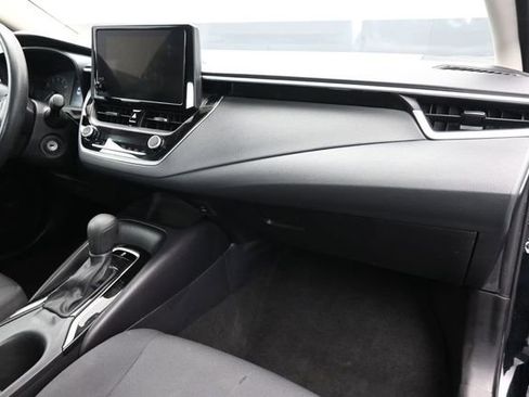 Used 2025 Toyota Corolla LE FWD image 37