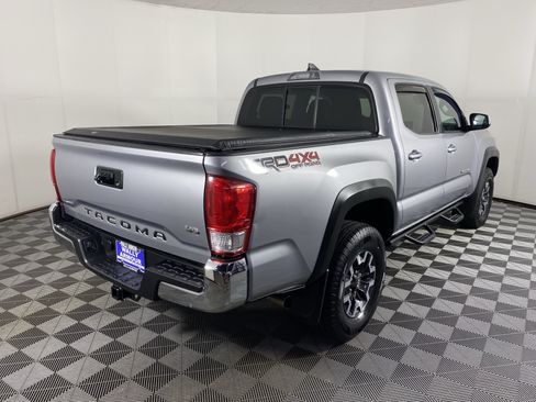 Used 2016 Toyota Tacoma TRD Off-Road w/ Towing Package AWD/4WD image 6