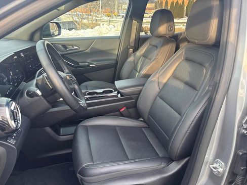 Used 2025 Chevrolet Equinox LT w/ Convenience Package II image 12