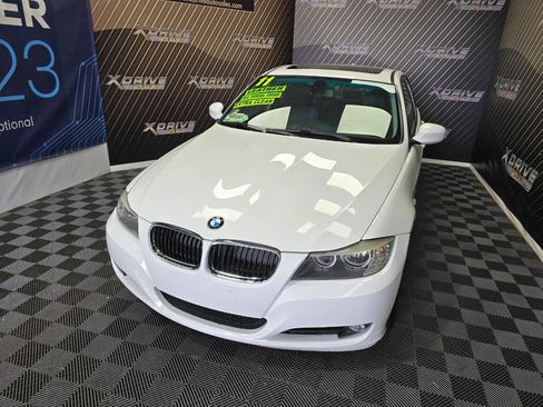 Used 2011 BMW 328i xDrive Sedan image 3