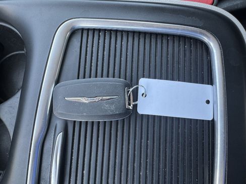 Used 2023 Chrysler Pacifica Touring-L FWD image 28