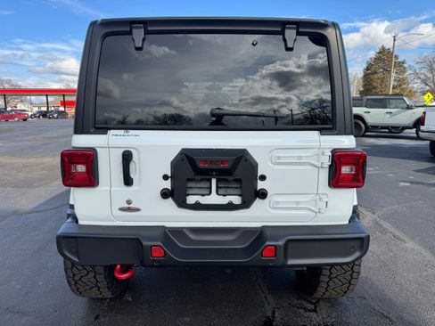 Used 2020 Jeep Wrangler Unlimited Sahara image 6