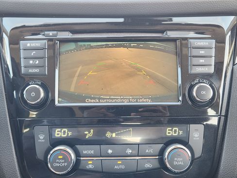 Used 2022 Nissan Rogue Sport SV image 18