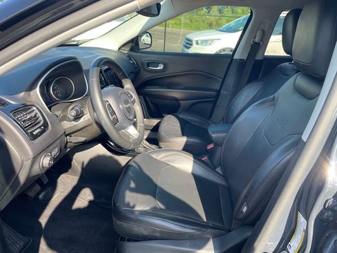 Used 2018 Jeep Compass Limited w/ Navigation Group FWD image 12
