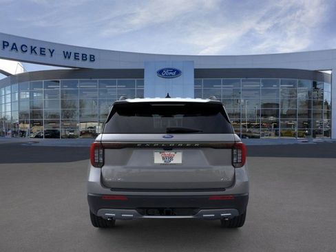 New 2026 Ford Explorer Active w/ Active Comfort Package image 7