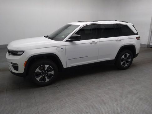 Used 2023 Jeep Grand Cherokee 4WD 4xe image 2