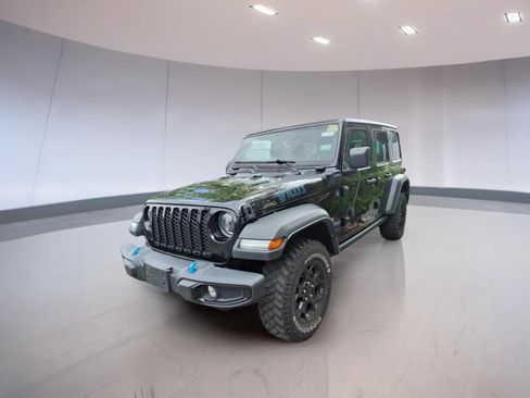 Used 2023 Jeep Wrangler Unlimited w/ Dual Top Group AWD/4WD image 2