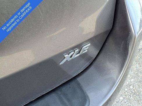 Used 2014 Toyota Sienna L image 10