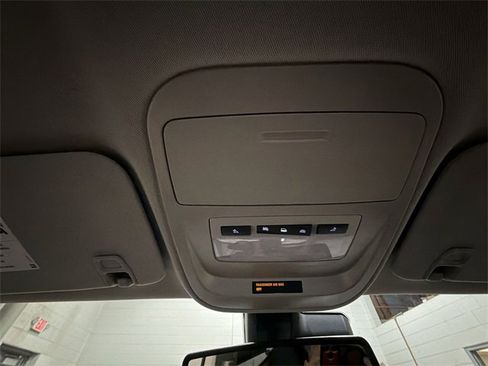 Certified 2022 GMC Canyon Denali image 22