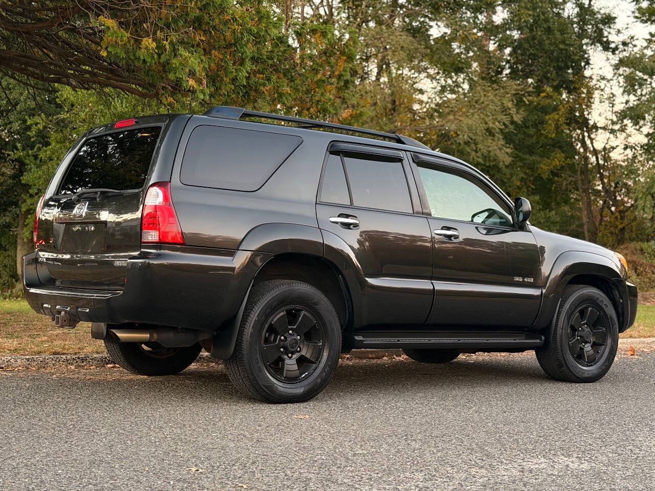 Used 2007 Toyota 4Runner SR5 AWD/4WD image 4