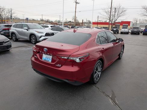 Certified 2022 Toyota Camry XLE image 10