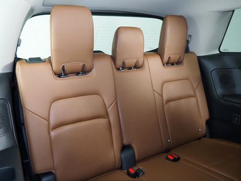 Used 2023 Nissan Pathfinder Platinum FWD image 17
