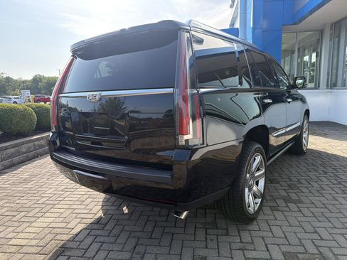 Used 2020 Cadillac Escalade Premium Luxury AWD/4WD image 5