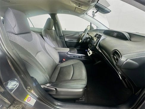 Used 2017 Toyota Prius Two image 5