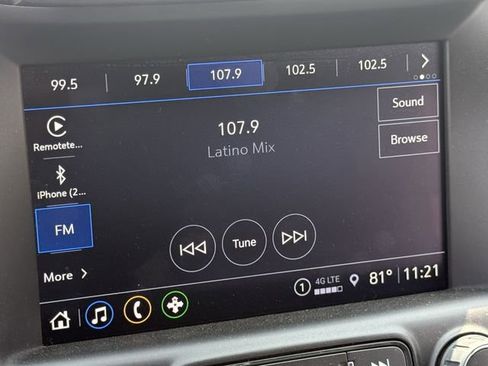 Used 2024 GMC Terrain SLT FWD image 18