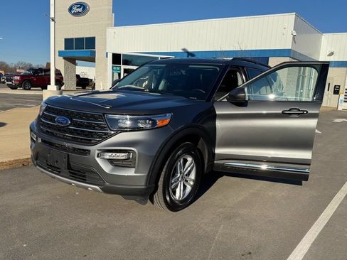 Certified 2024 Ford Explorer XLT w/ Equipment Group 202A AWD/4WD image 31