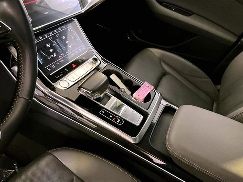 Used 2019 Audi Q8 Prestige image 17