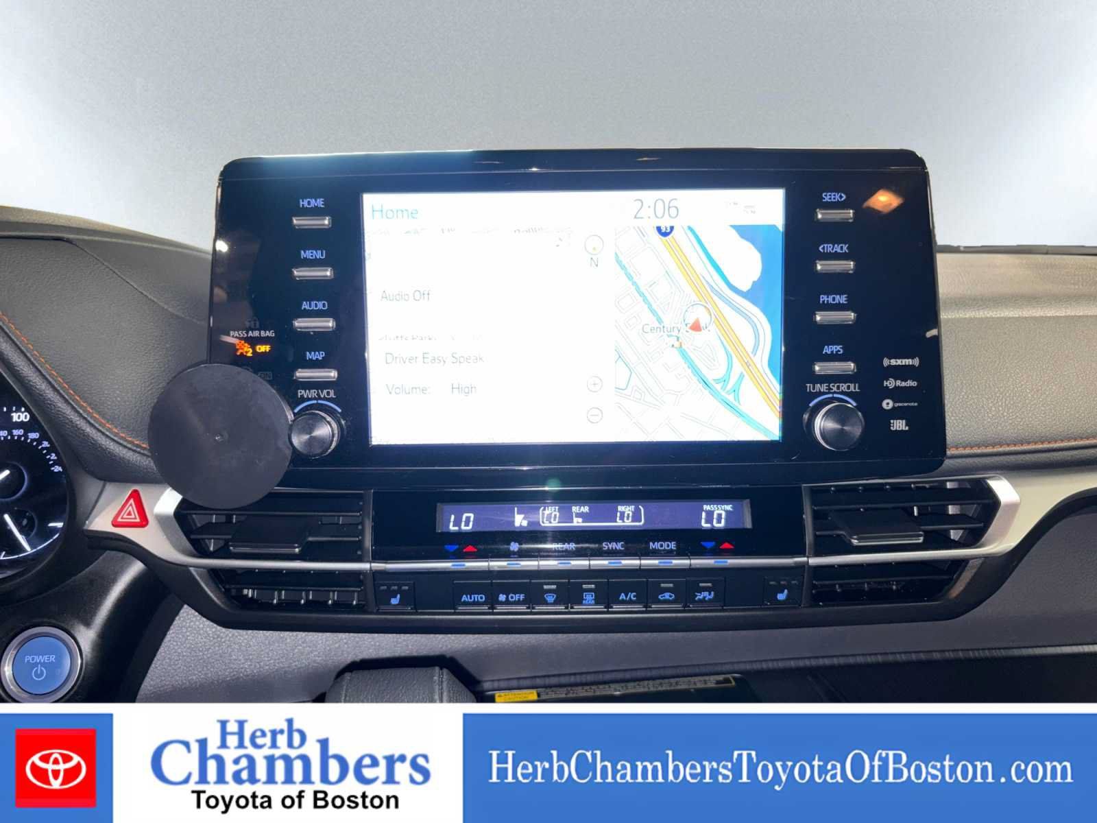 Used 2021 Toyota Sienna XSE w/ XSE Plus Package AWD/4WD image 16