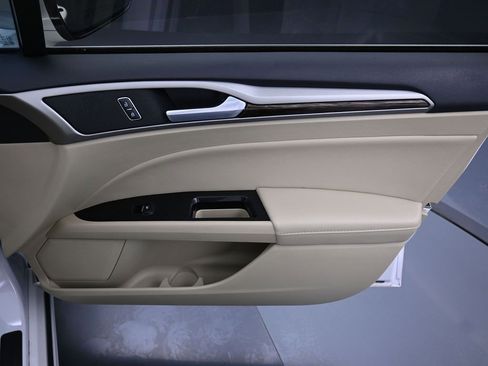 Used 2014 Ford Fusion Energi SE image 37