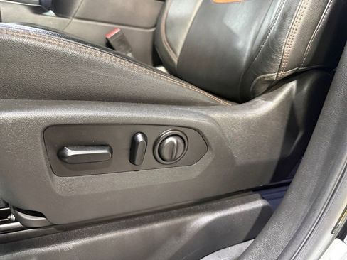 Used 2021 GMC Sierra 3500 AT4 image 23