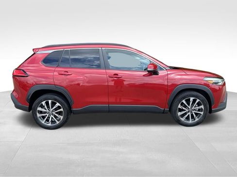Used 2023 Toyota Corolla Cross XLE AWD/4WD image 2