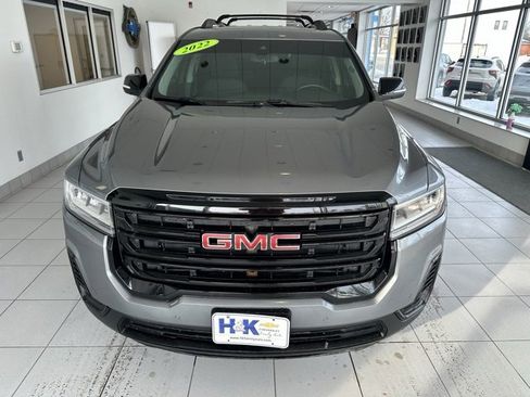 Used 2022 GMC Acadia SLE w/ GMC Pro Grade Package image 2