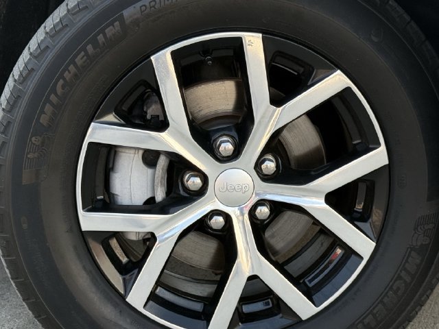 Used 2024 Jeep Grand Cherokee Limited AWD/4WD image 10