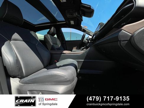 Used 2023 Toyota Crown AWD/4WD image 29