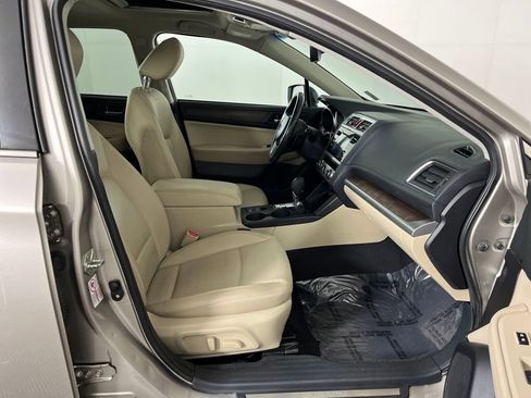 Used 2017 Subaru Outback 2.5i Limited image 17