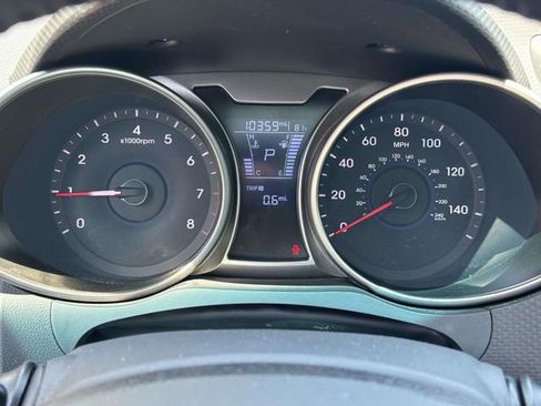 Used 2016 Hyundai Veloster w/ Option Group 03 FWD image 28