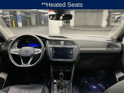 Used 2023 Volkswagen Tiguan SE w/ Panoramic Sunroof Package image 7