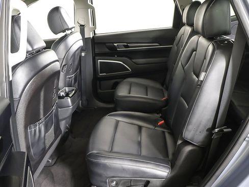 Used 2023 Kia Telluride S image 32
